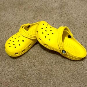 yellow crocs big kids